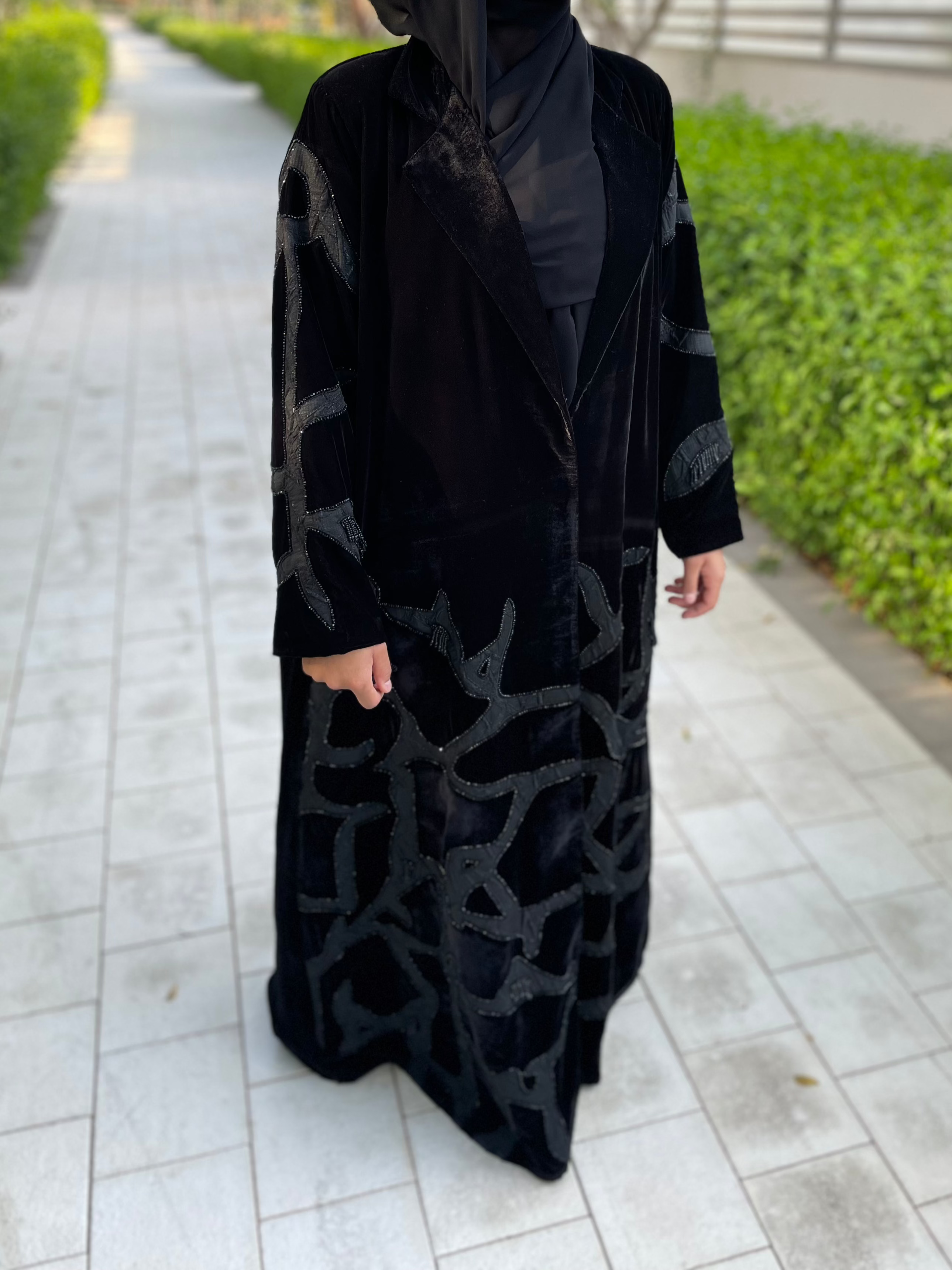 velvet-black-abaya-abaya-dress-winter-abaya-abaya-for-women6